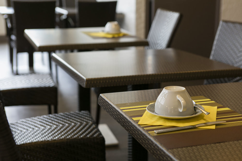 Le Charollais Motel Restaurant Contact-Hotel Vitry-en-Charollais Zewnętrze zdjęcie